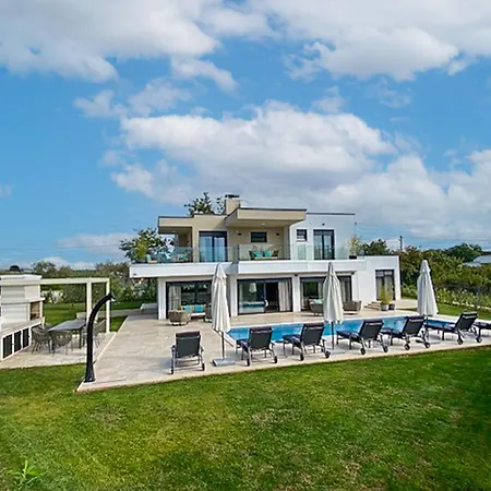 Frani By Interhome Willa Poreč